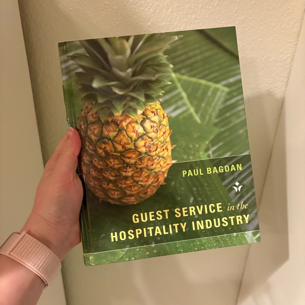 Guest Service in the Hospitality Industry - Hardcover By Bagdan, Paul J. - GOOD